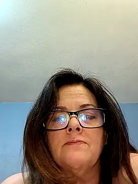 Snapshot of sexyhotcheryl chatting on 04.22.26 sexyhotcheryl online show from 04.22.26