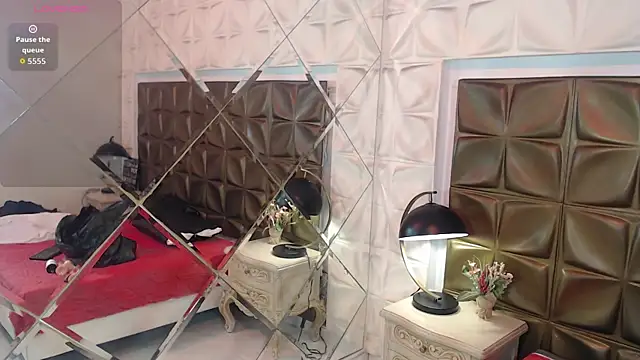 Snapshot of MelodyBlazze chatting on 06.11.26 MelodyBlazze online show from 06.11.26