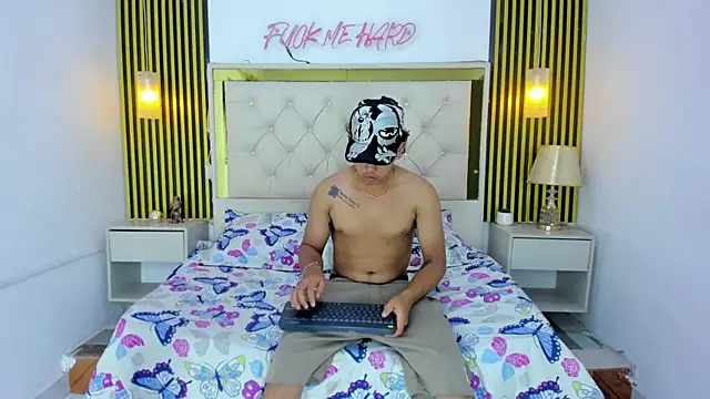 Snapshot of Axel_Monroe chatting on 02.28.26 Axel Monroe online show from 02.28.26