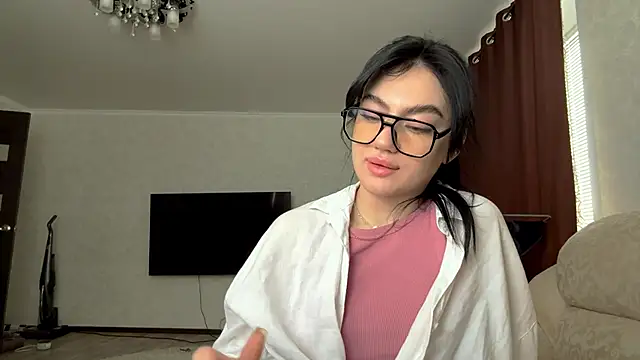 Snapshot of Soffiq chatting on 02.21.26 Soffiq online show from 02.21.26