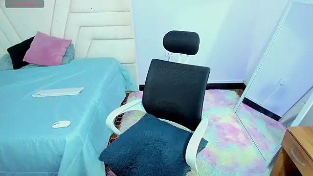 Snapshot of Red-april chatting on 02.25.26 Red-april online show from 02.25.26