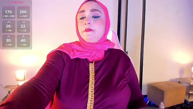 Snapshot of HijabiMilff chatting on 05.16.26 HijabiMilff online show from 05.16.26