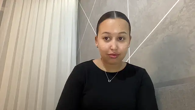 Snapshot of Dana_005 chatting on 05.18.26 Dana 005 online show from 05.18.26