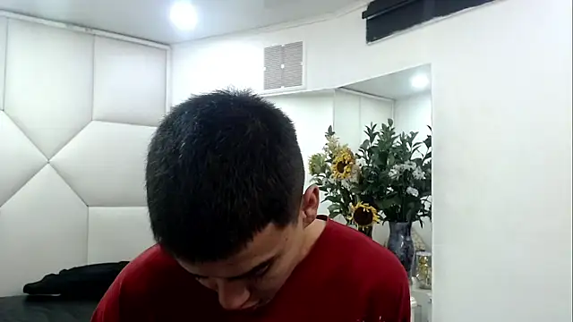 Snapshot of SanttiiBuck chatting on 02.24.26 SanttiiBuck online show from 02.24.26