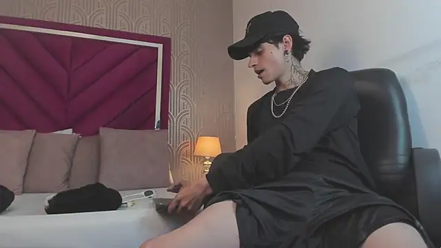 Snapshot of Dominic_Foxx chatting on 02.25.26 Dominic Foxx online show from 02.25.26