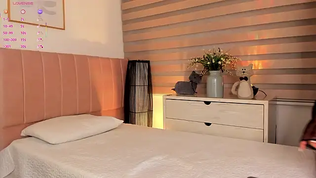 Snapshot of missnataly chatting on 02.25.26 missnataly online show from 02.25.26