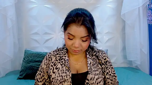 Snapshot of Elizabeth_Suan_ chatting on 04.06.26 Elizabeth Suan online show from 04.06.26