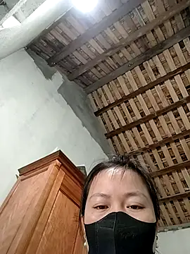 Snapshot of millkon chatting on 02.21.26 millkon online show from 02.21.26