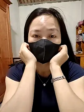 Snapshot of millkon chatting on 02.25.26 millkon online show from 02.25.26