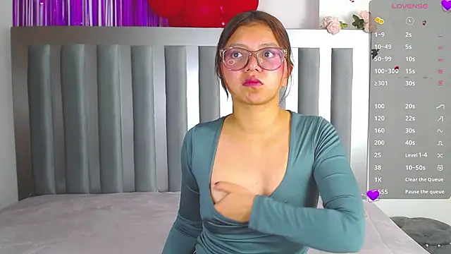 Zoow bluussh online show from 03.27.26