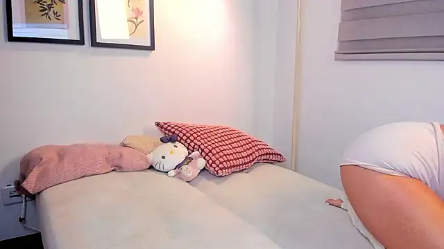 SarahandBast online show from 03.19.26