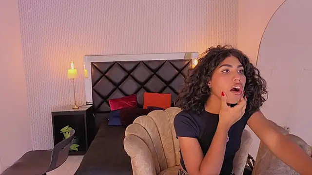 Snapshot of soffiene chatting on 02.28.26 soffiene online show from 02.28.26