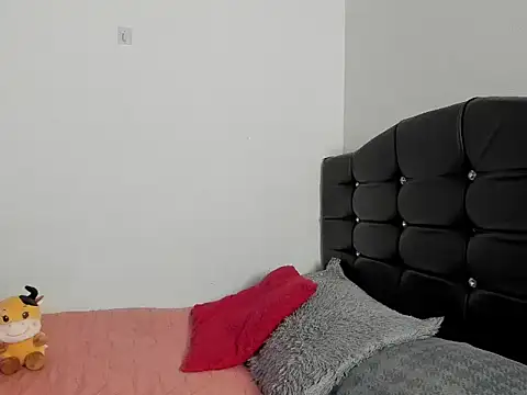 Snapshot of LatinaQueen23 chatting on 03.06.26 LatinaQueen23 online show from 03.06.26