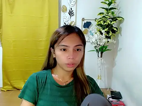 Snapshot of ur_asianhotleah chatting on 03.23.26 ur asianhotleah online show from 03.23.26