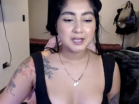 Snapshot of zakura_ania chatting on 02.24.26 zakura ania online show from 02.24.26