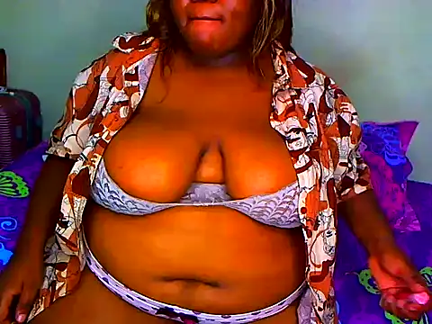 Snapshot of SweetChubbyQueen chatting on 03.01.26 SweetChubbyQueen online show from 03.01.26