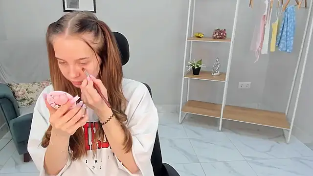 Snapshot of Nina_Crown chatting on 03.25.26 Nina Crown online show from 03.25.26