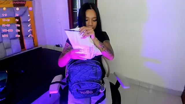 miiaboss  online show from 04.16.26