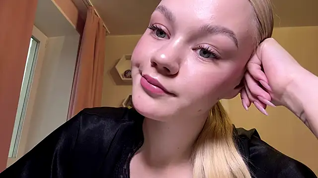 Snapshot of MiaCashe chatting on 07.01.26 MiaCashe online show from 07.01.26