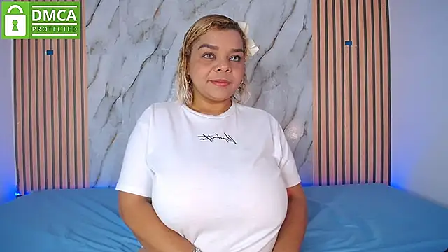 Snapshot of CasieBigtits chatting on 03.18.26 CasieBigtits online show from 03.18.26