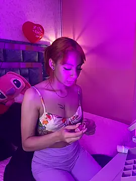 Snapshot of Elaaa_pink21 chatting on 02.27.26 Elaaa pink21 online show from 02.27.26