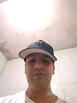 Snapshot of trox_memide21cm chatting on 07.04.26 trox memide21cm online show from 07.04.26