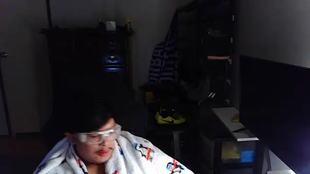 Snapshot of longlongsong chatting on 02.23.26 longlongsong online show from 02.23.26