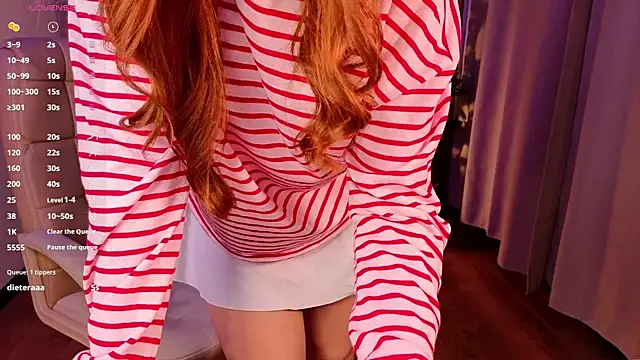 Snapshot of Elle_Funning chatting on 05.15.26 Elle Funning online show from 05.15.26
