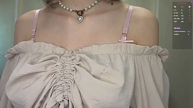 Snapshot of Carolini_i chatting on 07.17.26 Carolini i online show from 07.17.26