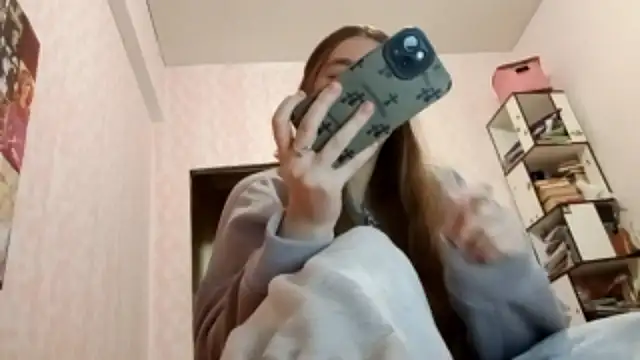 Snapshot of JanineThielman chatting on 04.15.26 JanineThielman online show from 04.15.26