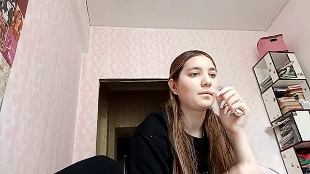 Snapshot of JanineThielman chatting on 04.28.26 JanineThielman online show from 04.28.26