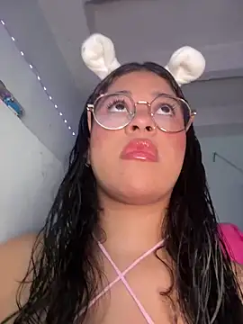 Snapshot of _RouseXLove chatting on 02.26.26 RouseXLove online show from 02.26.26