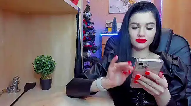 Snapshot of KristiTopxx chatting on 12.26.24 KristiTopxx online show from 12.26.24