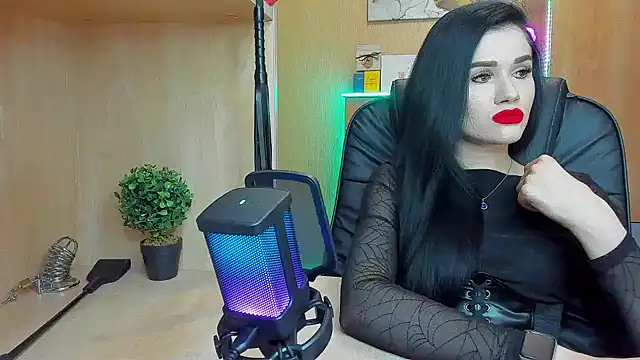 Snapshot of KristiTopxx chatting on 02.04.25 KristiTopxx online show from 02.04.25