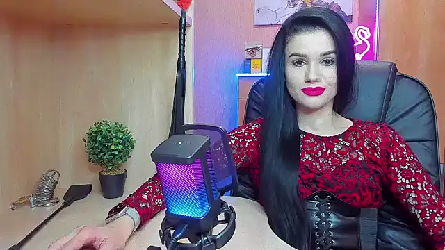 Snapshot of KristiTopxx chatting on 02.08.25 KristiTopxx online show from 02.08.25