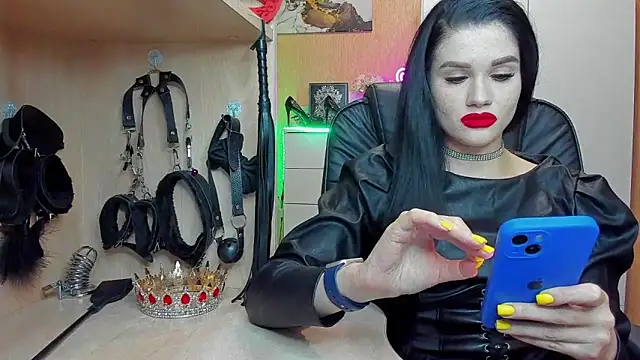 Snapshot of KristiTopxx chatting on 10.08.25 KristiTopxx online show from 10.08.25