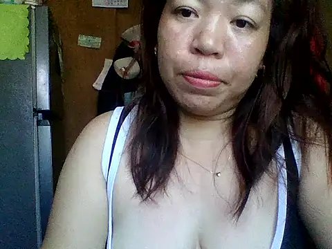 Snapshot of sweet_lhyn chatting on 06.16.26 sweet lhyn online show from 06.16.26