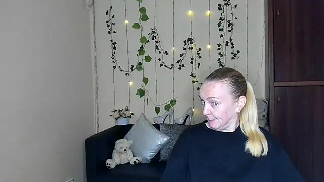 Snapshot of Bella_soulmate chatting on 06.06.26 Bella soulmate online show from 06.06.26
