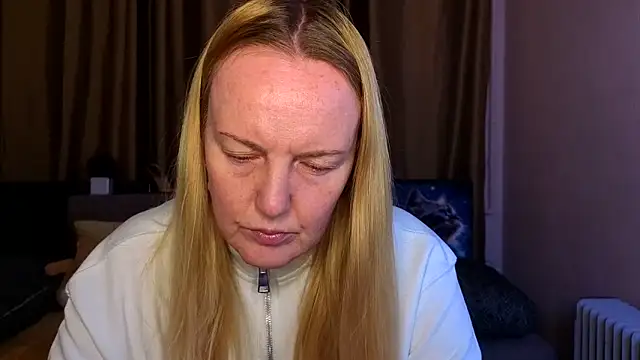 Snapshot of Bella_soulmate chatting on 06.14.26 Bella soulmate online show from 06.14.26
