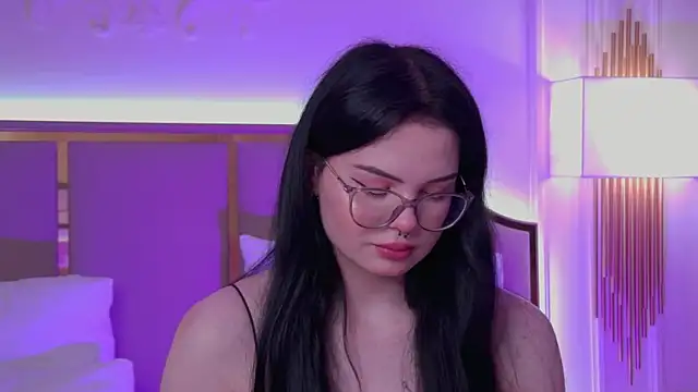 Snapshot of CindyMil chatting on 07.11.26 CindyMil online show from 07.11.26
