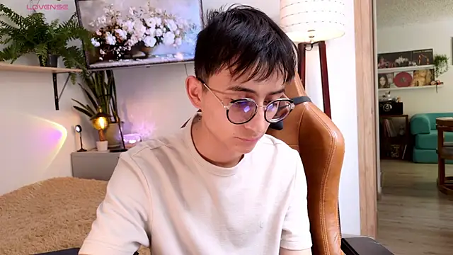 Snapshot of Sr_evann chatting on 05.18.26 Sr evann online show from 05.18.26