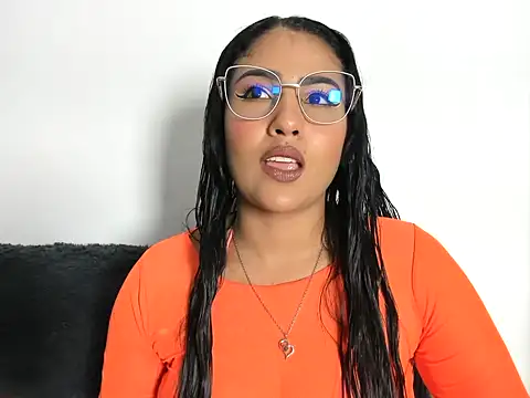 Snapshot of TatyGomez_ chatting on 05.18.26 TatyGomez online show from 05.18.26
