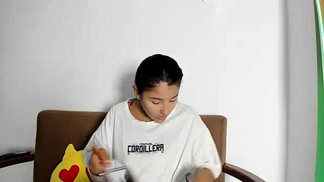 Snapshot of TatyGomez_ chatting on 06.29.26 TatyGomez online show from 06.29.26