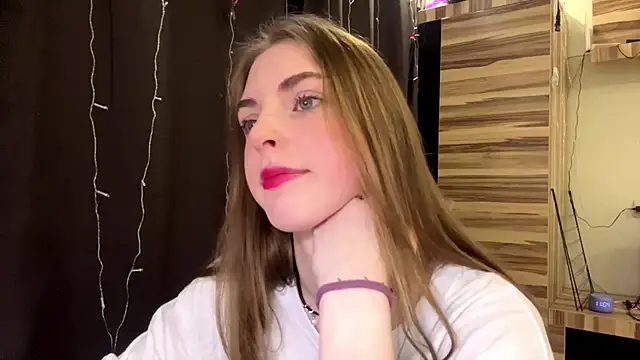 Snapshot of PollyDream chatting on 02.28.26 PollyDream online show from 02.28.26