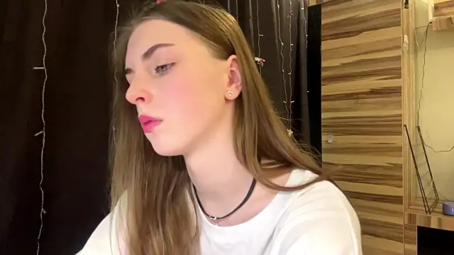 Snapshot of PollyDream chatting on 03.02.26 PollyDream online show from 03.02.26