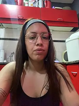 Snapshot of DimeAria chatting on 03.19.26 DimeAria online show from 03.19.26