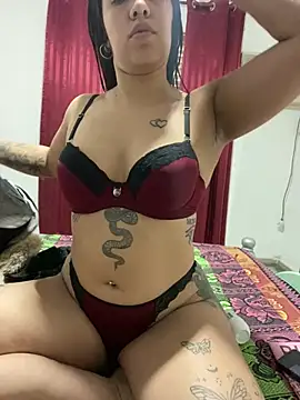 Snapshot of DimeAria chatting on 03.25.26 DimeAria online show from 03.25.26
