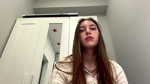 Snapshot of selena_favn chatting on 03.02.26 selena favn online show from 03.02.26