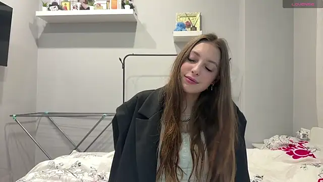 Snapshot of selena_favn chatting on 06.09.26 selena favn online show from 06.09.26