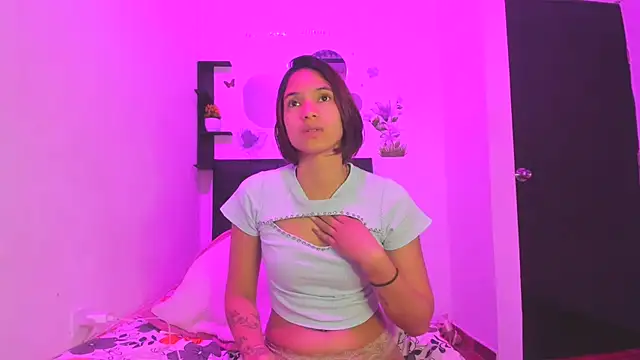 Snapshot of sapphire_brown20 chatting on 04.20.26 sapphire brown20 online show from 04.20.26